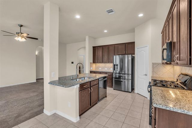 6515 Hunters Trace Lane, Baytown, TX 77521