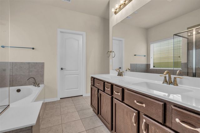 6515 Hunters Trace Lane, Baytown, TX 77521