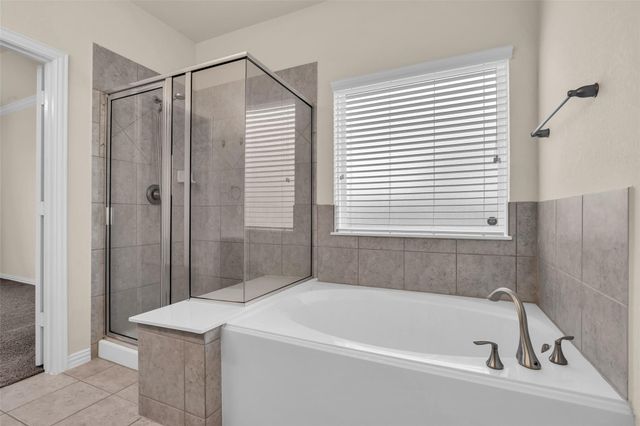 6515 Hunters Trace Lane, Baytown, TX 77521
