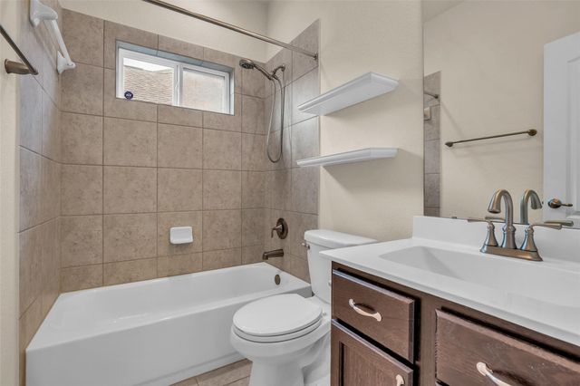 6515 Hunters Trace Lane, Baytown, TX 77521