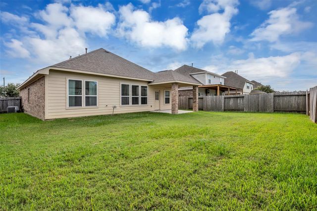 6515 Hunters Trace Lane, Baytown, TX 77521