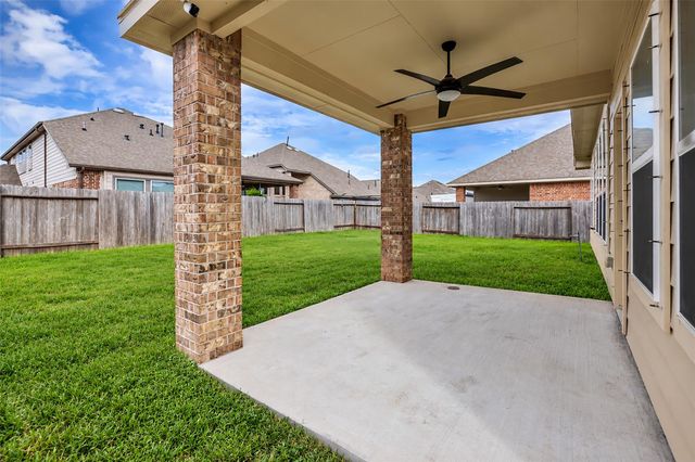 6515 Hunters Trace Lane, Baytown, TX 77521