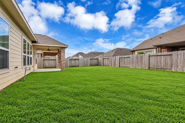 6515 Hunters Trace Lane, Baytown, TX 77521