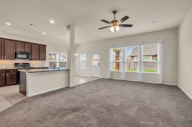 6515 Hunters Trace Lane, Baytown, TX 77521