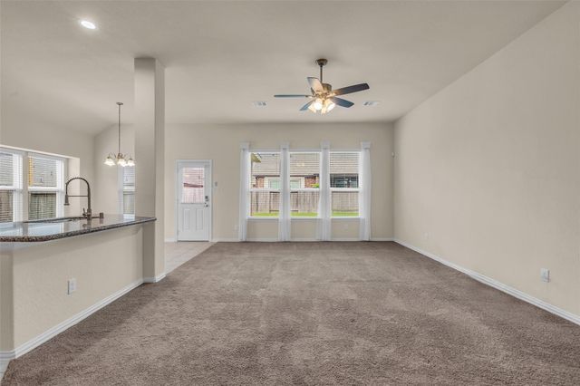 6515 Hunters Trace Lane, Baytown, TX 77521