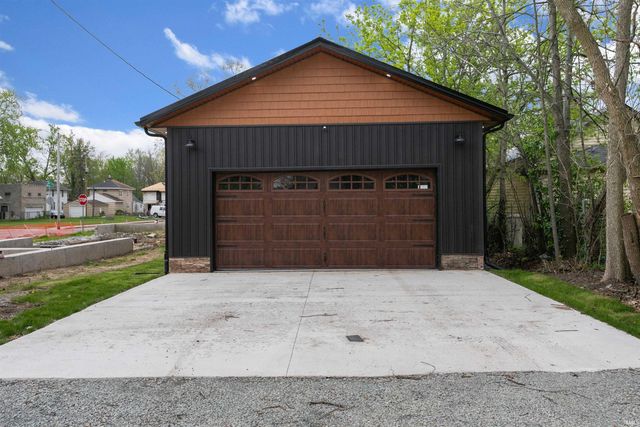 1229 Miner Street, South Bend, IN 46617