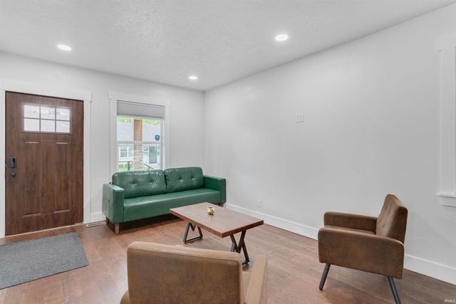 1229 Miner Street, South Bend, IN 46617