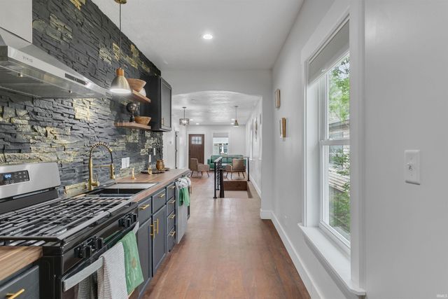 1229 Miner Street, South Bend, IN 46617