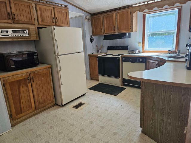 1616 Acworth Road, Charlestown, NH 03603