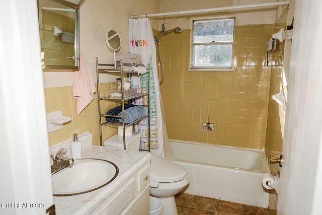 5848 Fort Sumter Rd, Knoxville, TN 37938