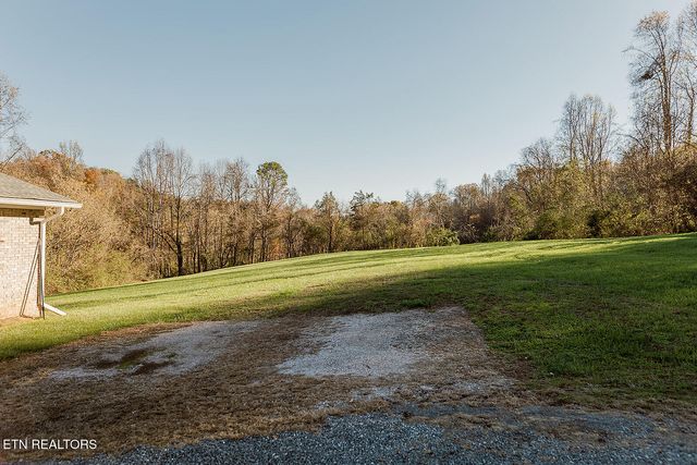 5848 Fort Sumter Rd, Knoxville, TN 37938