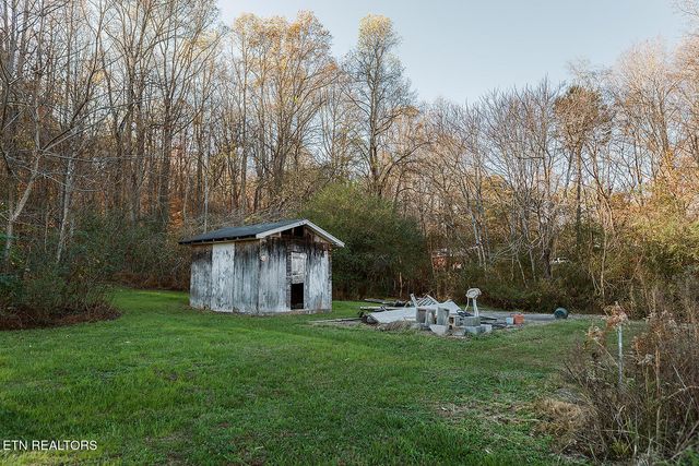 5848 Fort Sumter Rd, Knoxville, TN 37938