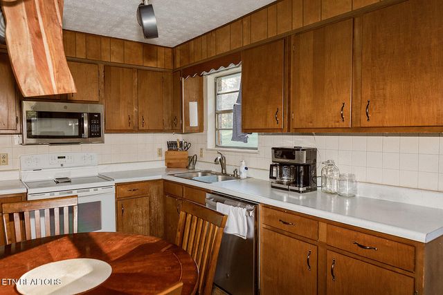 5848 Fort Sumter Rd, Knoxville, TN 37938