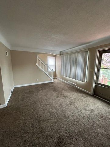 24235 Lexington Avenue, Eastpointe, MI 48021