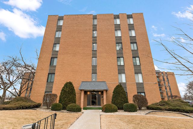 700 N Bruce Lane 108, Glenwood, IL 60425