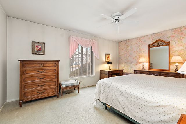 700 N Bruce Lane 108, Glenwood, IL 60425