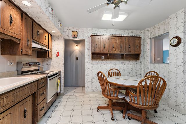 700 N Bruce Lane 108, Glenwood, IL 60425