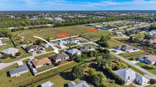 5265 NW East Delwood Drive, Port St Lucie, FL 34986