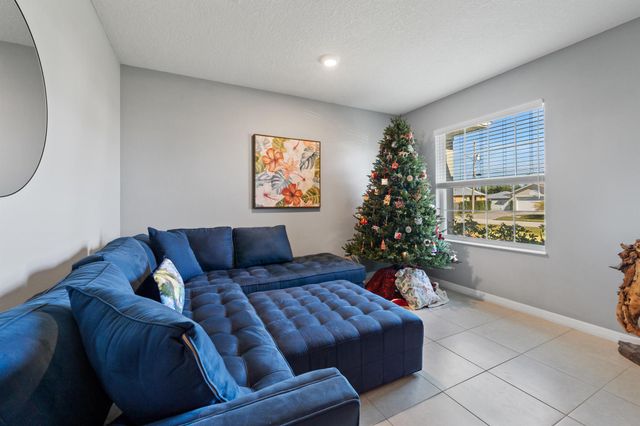 5265 NW East Delwood Drive, Port St Lucie, FL 34986