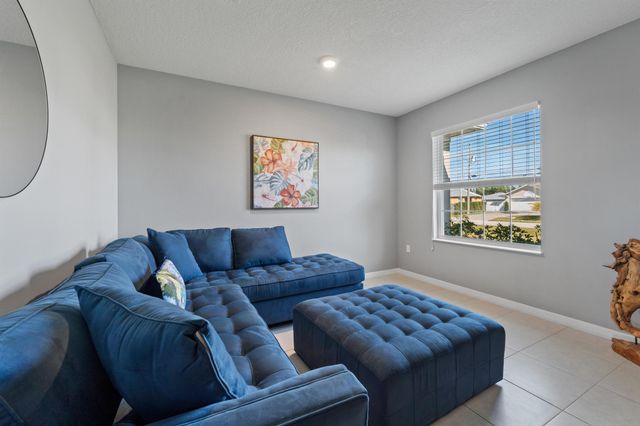 5265 NW East Delwood Drive, Port St Lucie, FL 34986