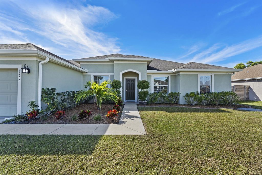 5265 NW East Delwood Drive, Port St Lucie, FL 34986