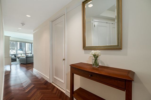 1 Avery St 17F, Boston, MA 02111