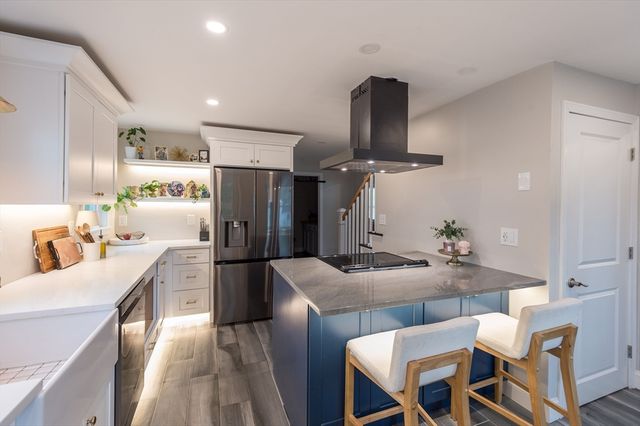 48 Macarthur Rd, Stoneham, MA 02180