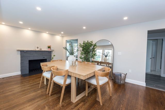 48 Macarthur Rd, Stoneham, MA 02180