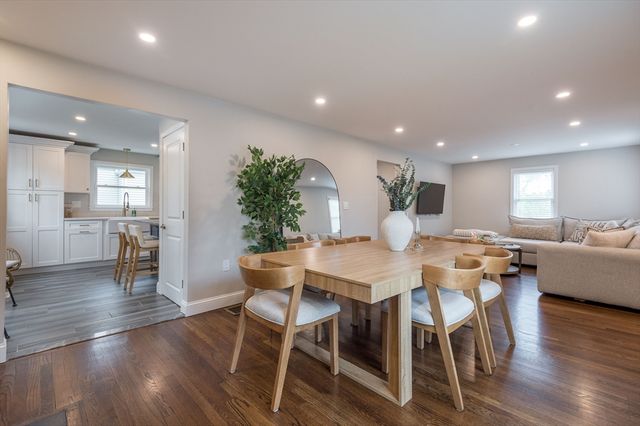 48 Macarthur Rd, Stoneham, MA 02180