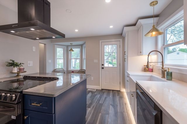 48 Macarthur Rd, Stoneham, MA 02180