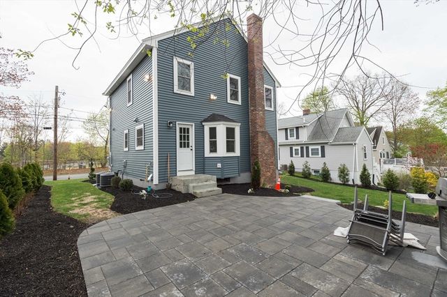 48 Macarthur Rd, Stoneham, MA 02180