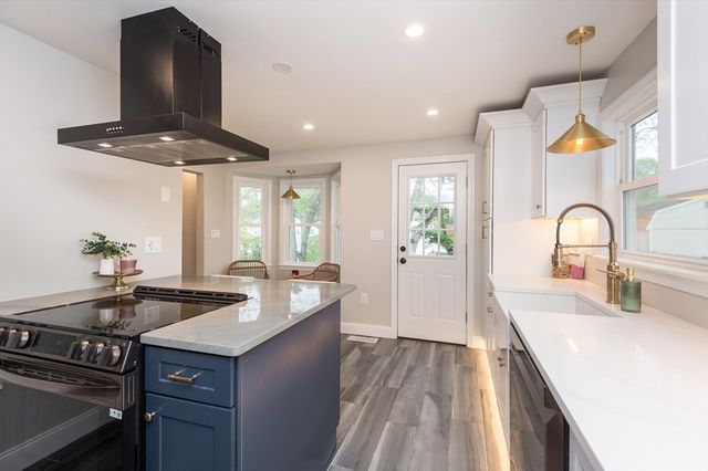 48 Macarthur Rd, Stoneham, MA 02180
