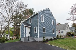 48 Macarthur Rd, Stoneham, MA 02180