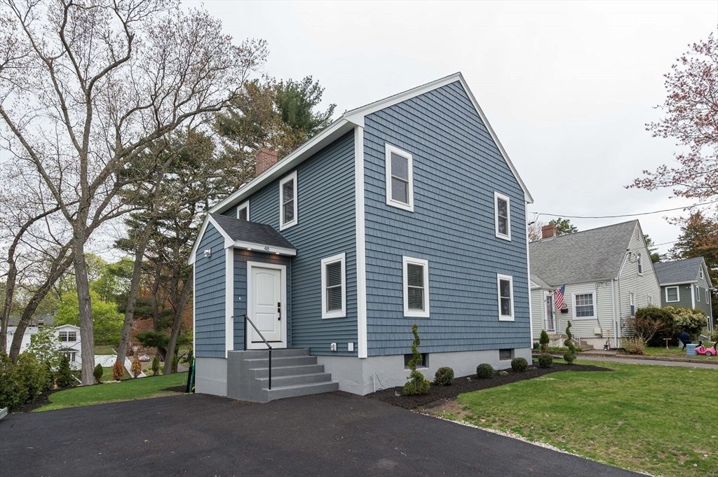48 Macarthur Rd, Stoneham, MA 02180
