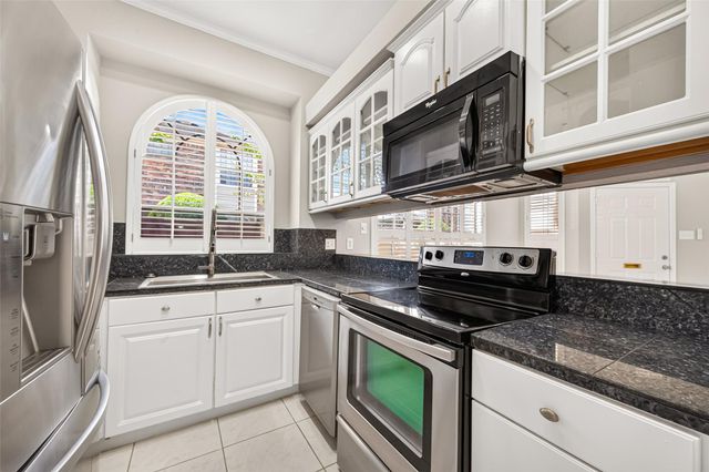 8888 Benning Drive 204, Houston, TX 77031