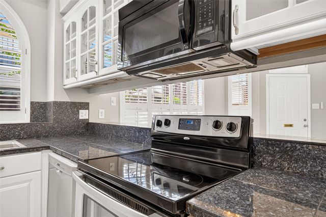 8888 Benning Drive 204, Houston, TX 77031