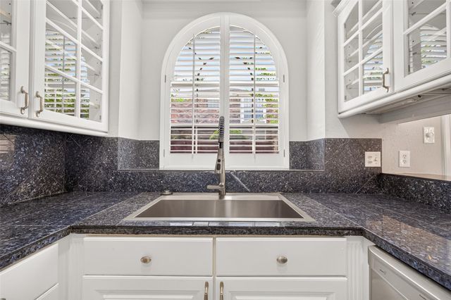 8888 Benning Drive 204, Houston, TX 77031