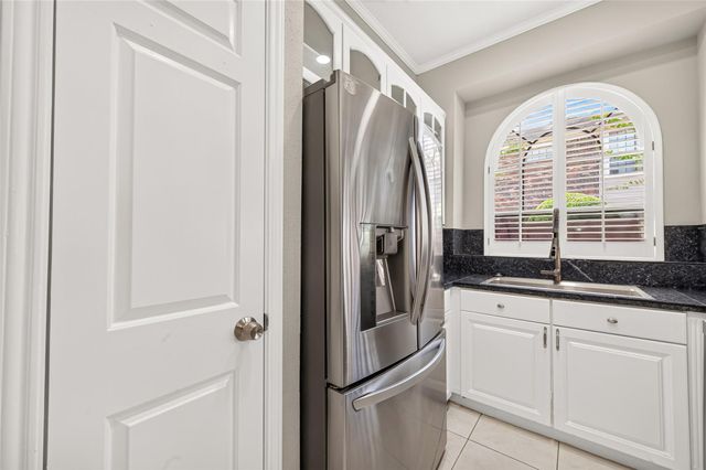 8888 Benning Drive 204, Houston, TX 77031