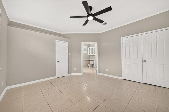 8888 Benning Drive 204, Houston, TX 77031