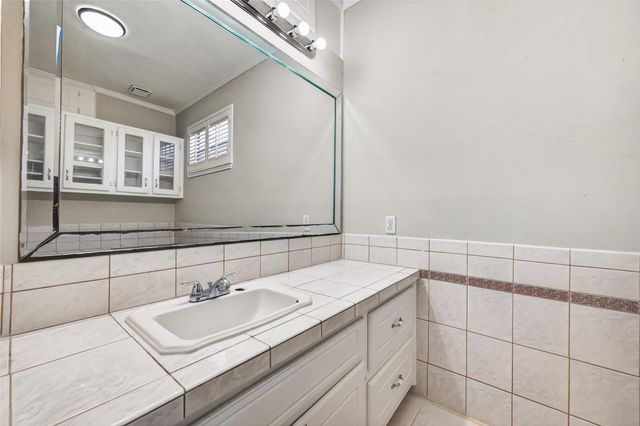 8888 Benning Drive 204, Houston, TX 77031