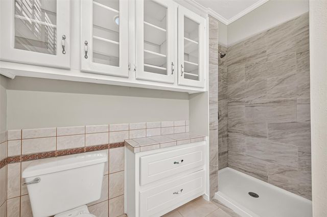 8888 Benning Drive 204, Houston, TX 77031