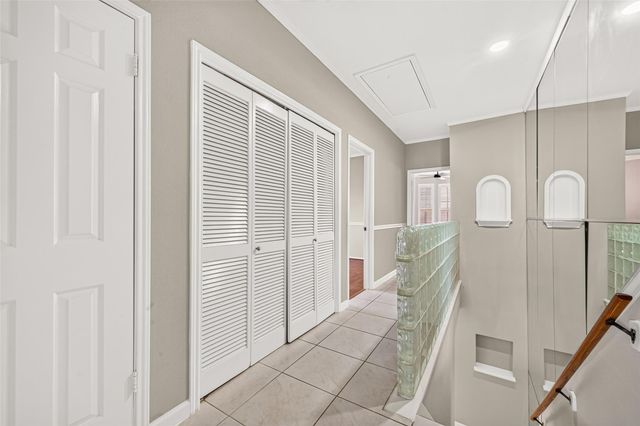 8888 Benning Drive 204, Houston, TX 77031