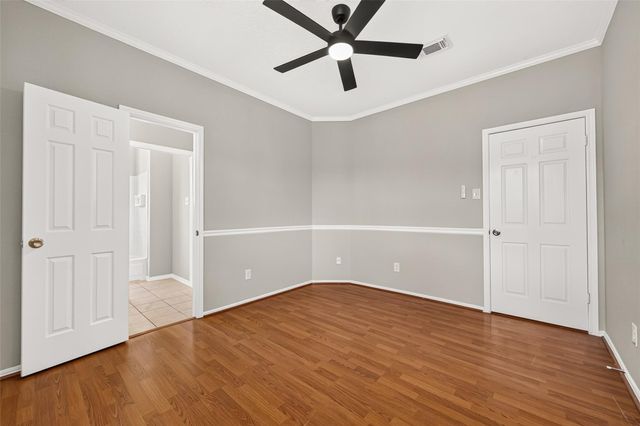 8888 Benning Drive 204, Houston, TX 77031