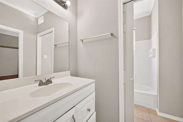 8888 Benning Drive 204, Houston, TX 77031