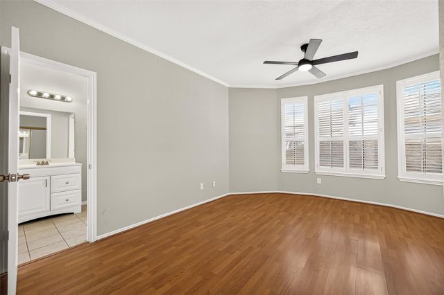 8888 Benning Drive 204, Houston, TX 77031
