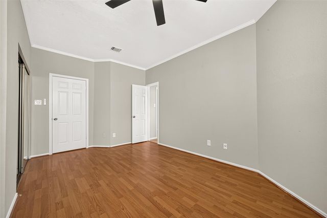 8888 Benning Drive 204, Houston, TX 77031