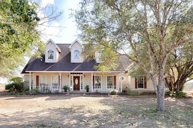 319 County Road 131a, Hallettsville, TX 77964