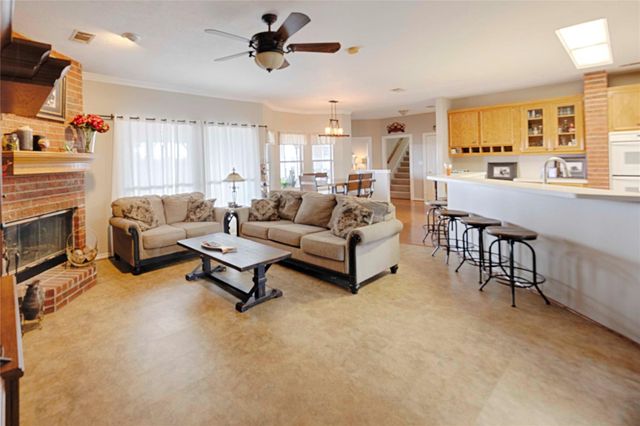 319 County Road 131a, Hallettsville, TX 77964