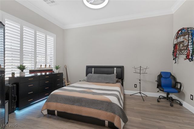 7412 Cardigan Bay Street, Las Vegas, NV 89131