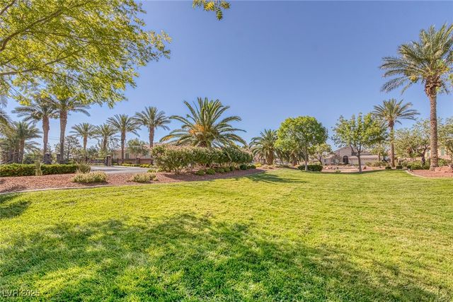 7412 Cardigan Bay Street, Las Vegas, NV 89131